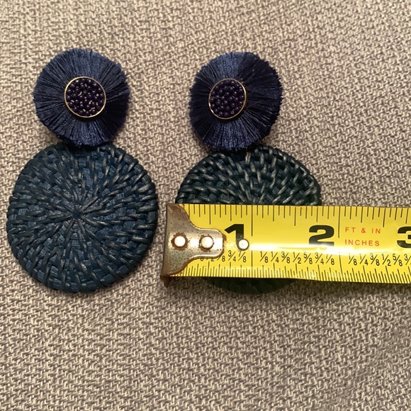 🌻Like New Basket Weave & Beaded Post Earrings - Picture 6 of 7